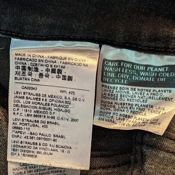 Levi's Mid Rise Straight Leg Black Denim Jean Size 12 - Picture 9 of 10